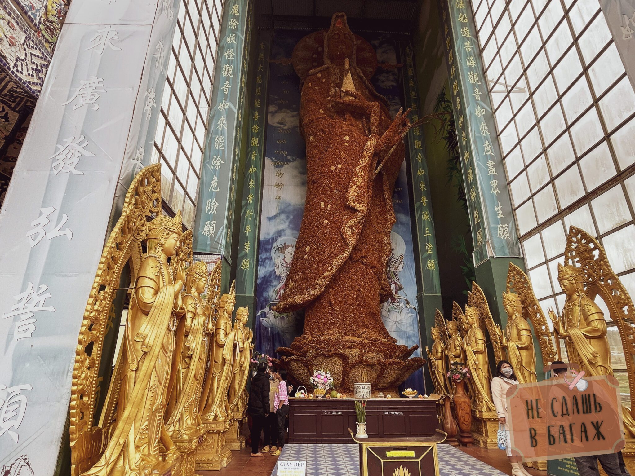 статуя богини Бодхисаттвы Куан Ам